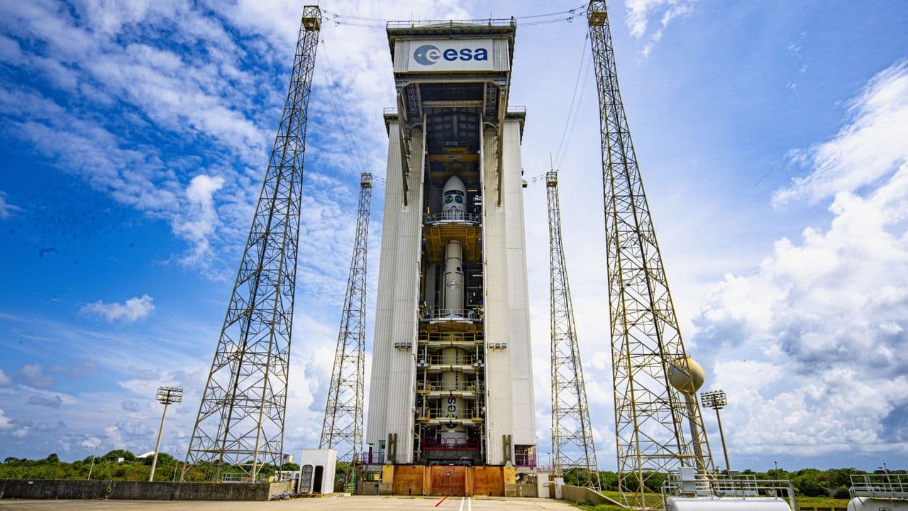 2 European Earth-observing satellites launching to orbit from South America tonight: Watch it live